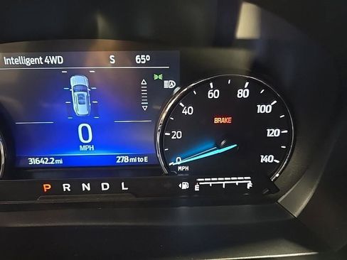 Used 2022 Ford Explorer XLT w/ Equipment Group 202A image 14