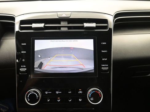 Used 2023 Hyundai Tucson SE image 12