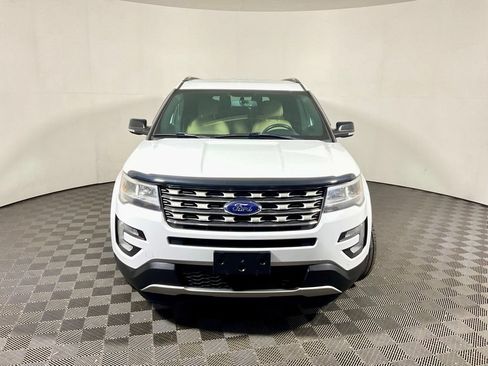 Used 2017 Ford Explorer XLT w/ Equipment Group 201A AWD/4WD image 7