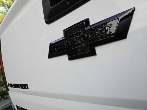 Used 2015 Chevrolet Colorado LT AWD/4WD image 16
