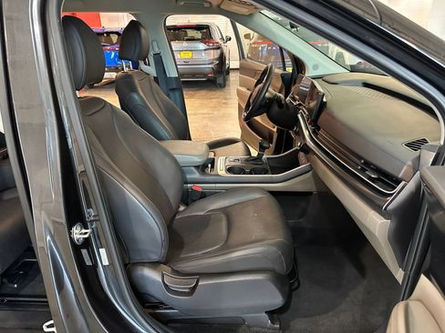 Used 2026 Kia Carnival FWD image 39