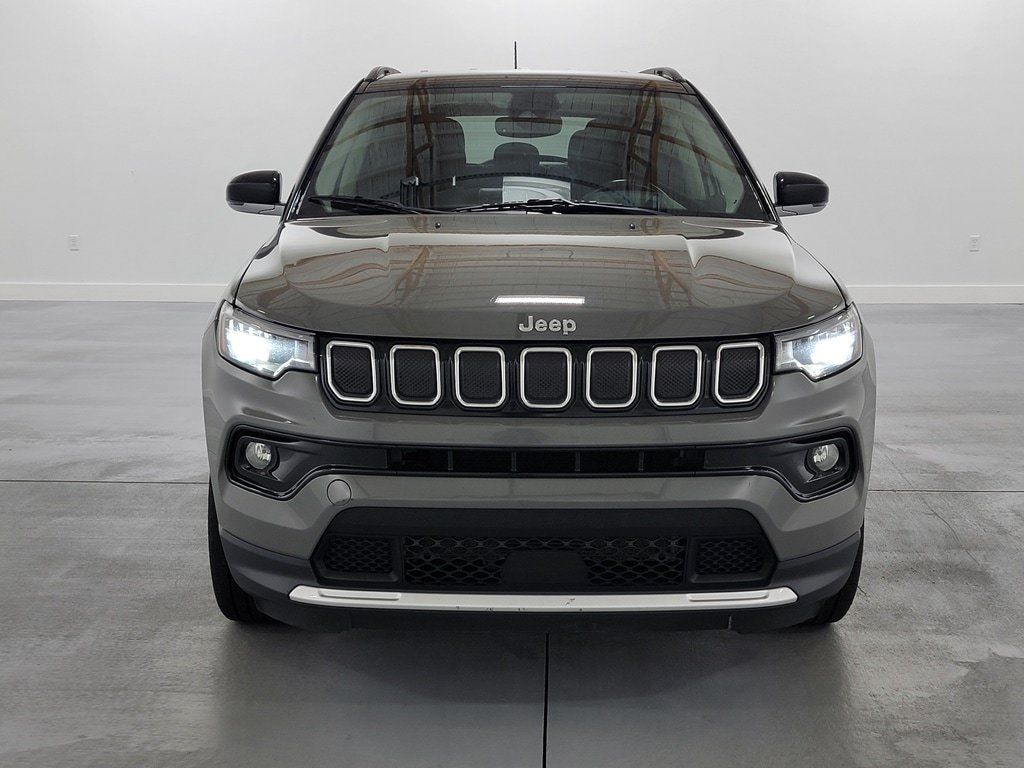 Used 2022 Jeep Compass Limited AWD/4WD image 3
