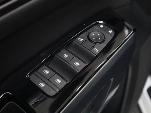 New 2026 Nissan Pathfinder SL w/ SL Premium Package image 10