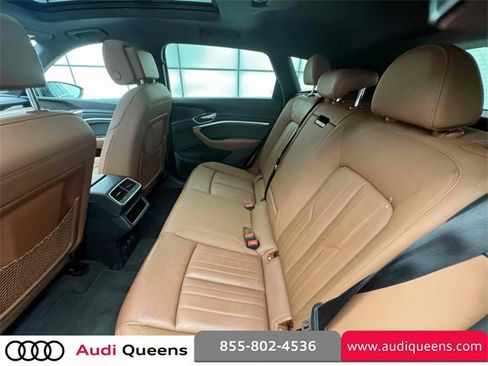 Certified 2021 Audi e-tron Premium image 9