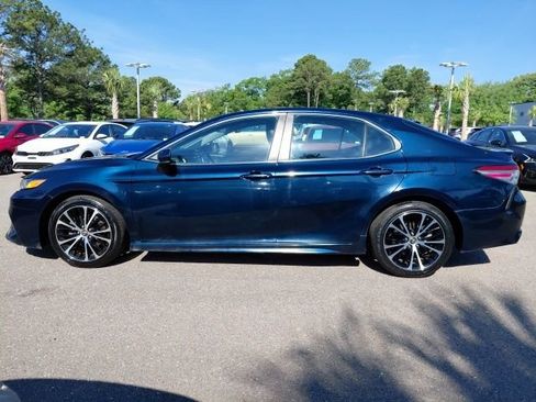 Used 2018 Toyota Camry SE image 8