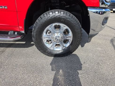 Used 2024 RAM 2500 Big Horn w/ Safety Group AWD/4WD image 17