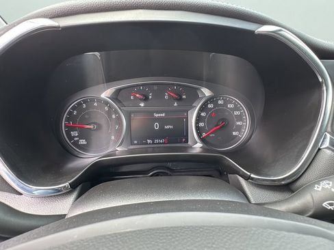 Used 2025 Chevrolet Blazer LT FWD image 11