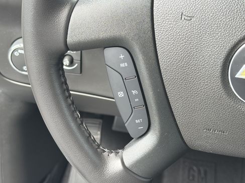 Used 2022 Chevrolet Express 2500 LT RWD image 24