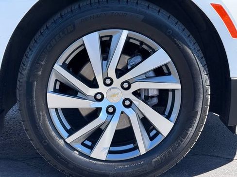 Used 2023 Chevrolet Equinox Premier AWD/4WD image 10