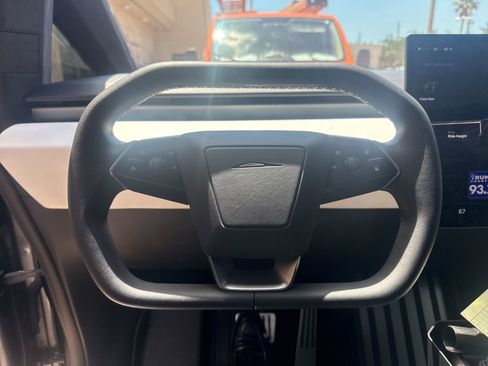 Used 2024 Tesla Cybertruck AWD Crew Cab image 13