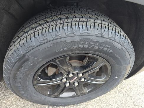Used 2023 GMC Acadia AT4 w/ GMC Pro Grade Package AWD/4WD image 8