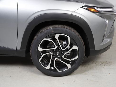 New 2026 Chevrolet Trax RS w/ Driver Confidence Package FWD image 5
