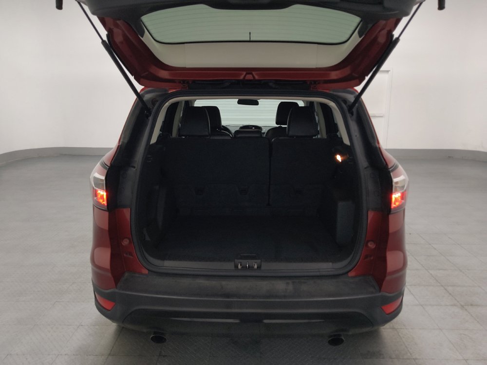 Used 2017 Ford Escape SE w/ SE Sport Appearance Package FWD image 29