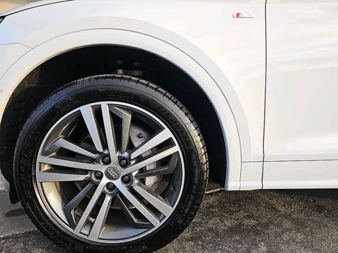 Used 2020 Audi Q5 e Premium Plus w/ Premium Plus Package AWD/4WD image 13