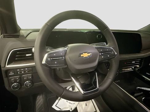 New 2025 Chevrolet Suburban Premier image 12