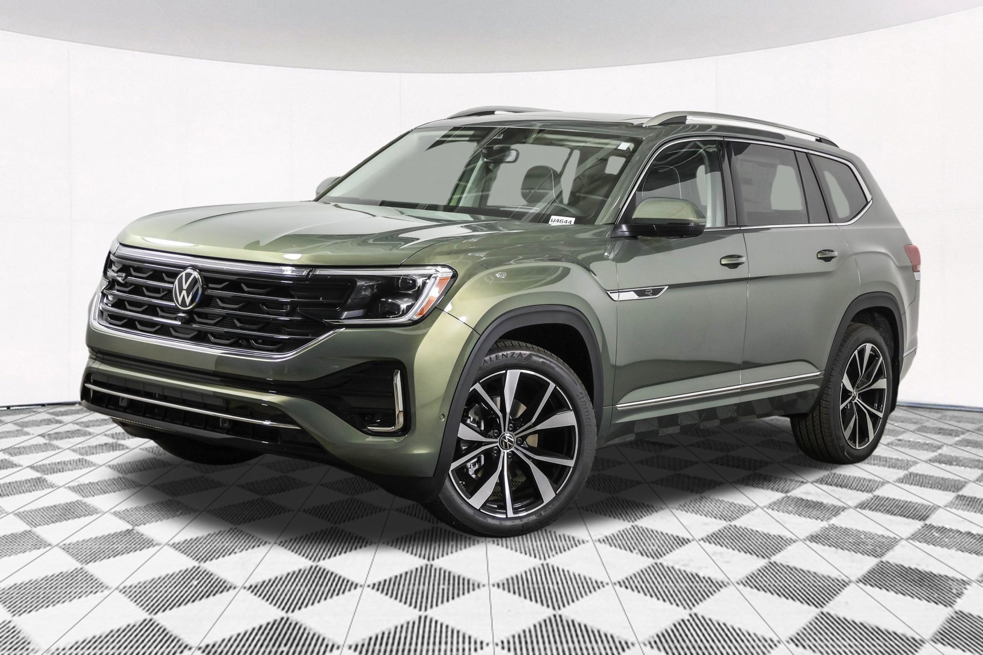 New 2026 Volkswagen Atlas SEL Premium R-Line AWD/4WD image 2