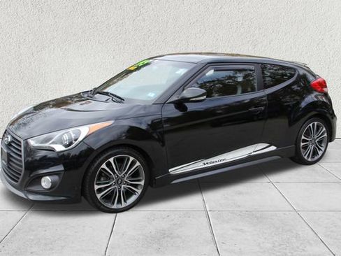Used 2017 Hyundai Veloster Turbo image 5