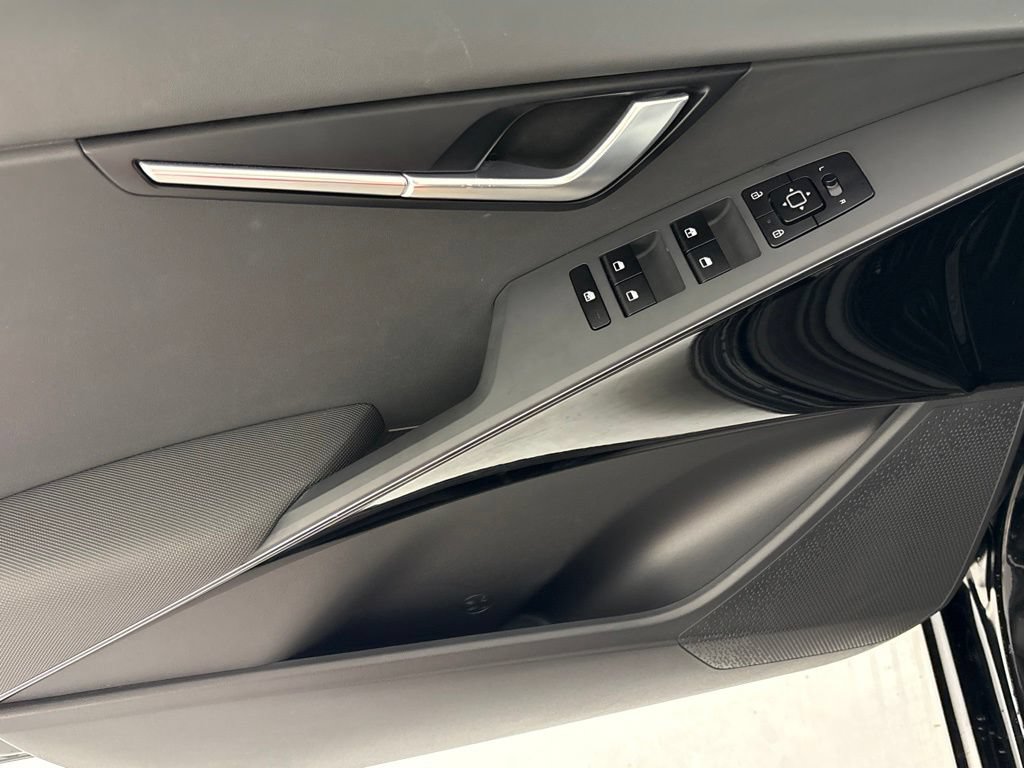 Used 2025 Kia Niro Wind FWD image 31
