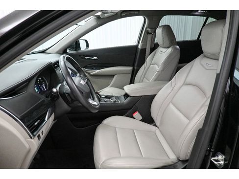 Certified 2023 Cadillac XT4 Premium Luxury image 31