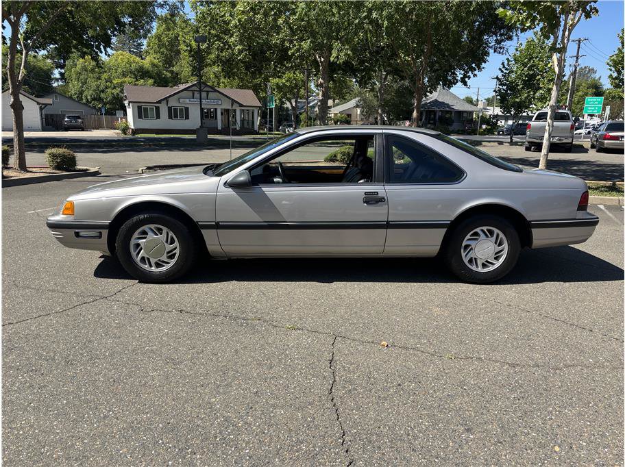 Used 1990 Ford Thunderbird LX RWD image 8