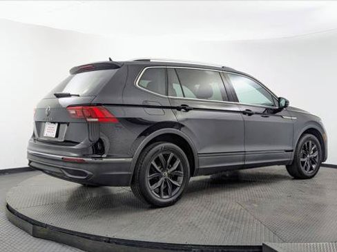 Used 2023 Volkswagen Tiguan SE FWD image 8
