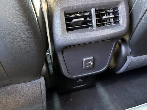 Used 2023 Chevrolet Equinox RS FWD image 14