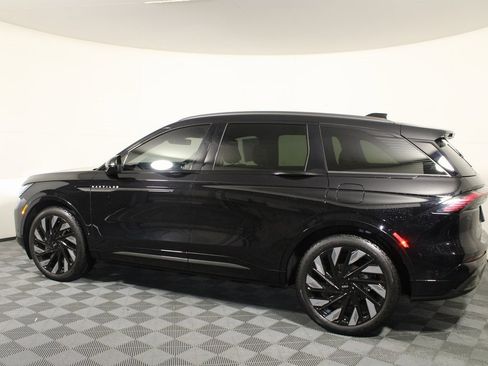 Used 2024 Lincoln Nautilus Reserve w/ Equipment Group 203A image 5