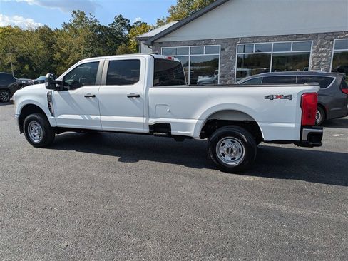 Used 2023 Ford F250 XL w/ XL Chrome Package image 4