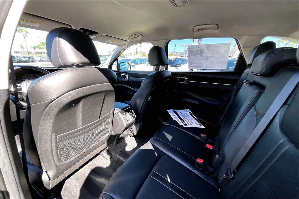 Used 2022 Kia Sorento S FWD image 18
