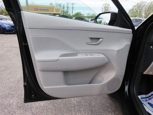 Used 2025 Hyundai Kona SEL AWD/4WD image 8