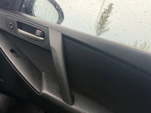 Used 2012 MAZDA MAZDA3 i Touring FWD image 34