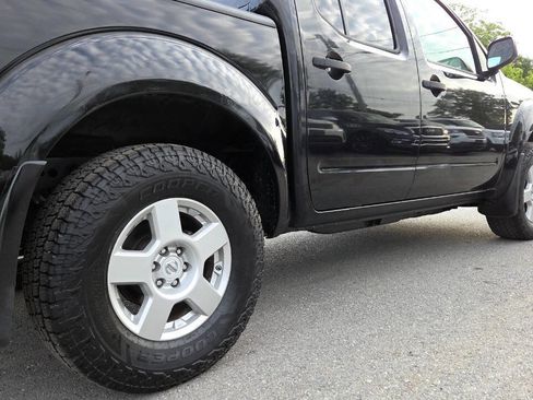 Used 2008 Nissan Frontier SE w/ SE Value Truck Pkg AWD/4WD image 15