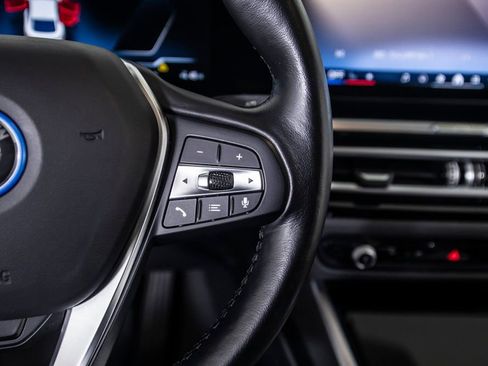 Used 2024 BMW i4 xDrive40i image 31