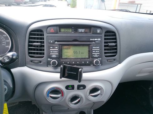 Used 2009 Hyundai Accent GLS w/ Popular Equipment Pkg 5 FWD image 32