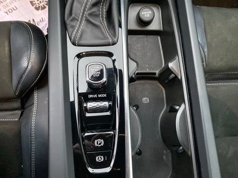 Used 2019 Volvo XC60 T5 R-Design w/ Protection Package Premier AWD/4WD image 13
