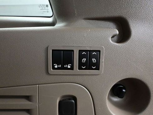 Used 2016 GMC Yukon XL SLT w/ Premium Edition image 47