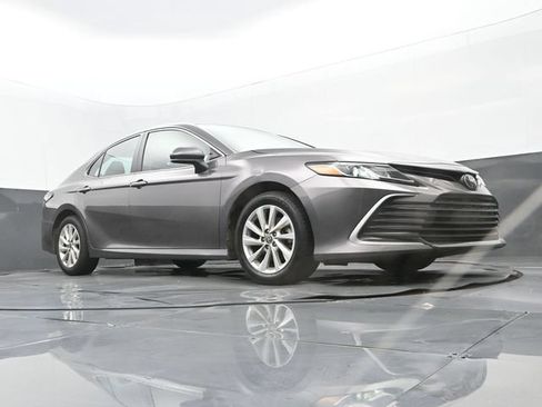 Used 2023 Toyota Camry LE FWD image 9