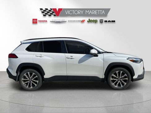 Used 2023 Toyota Corolla Cross XLE w/ Convenience Package AWD/4WD image 6