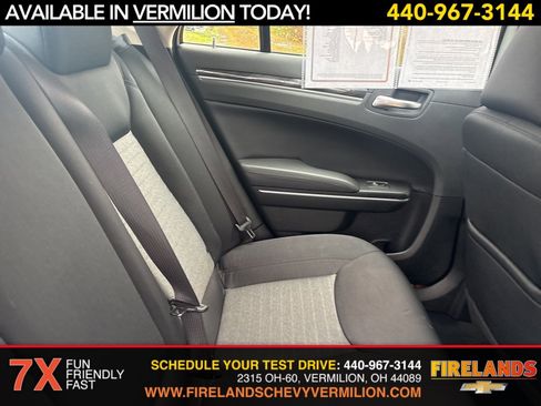 Used 2022 Chrysler 300 Touring w/ Sport Appearance Package image 35