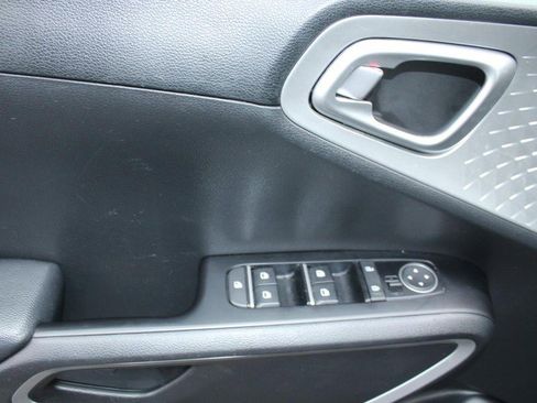 Used 2024 Kia Soul LX w/ Option Group 015 image 10