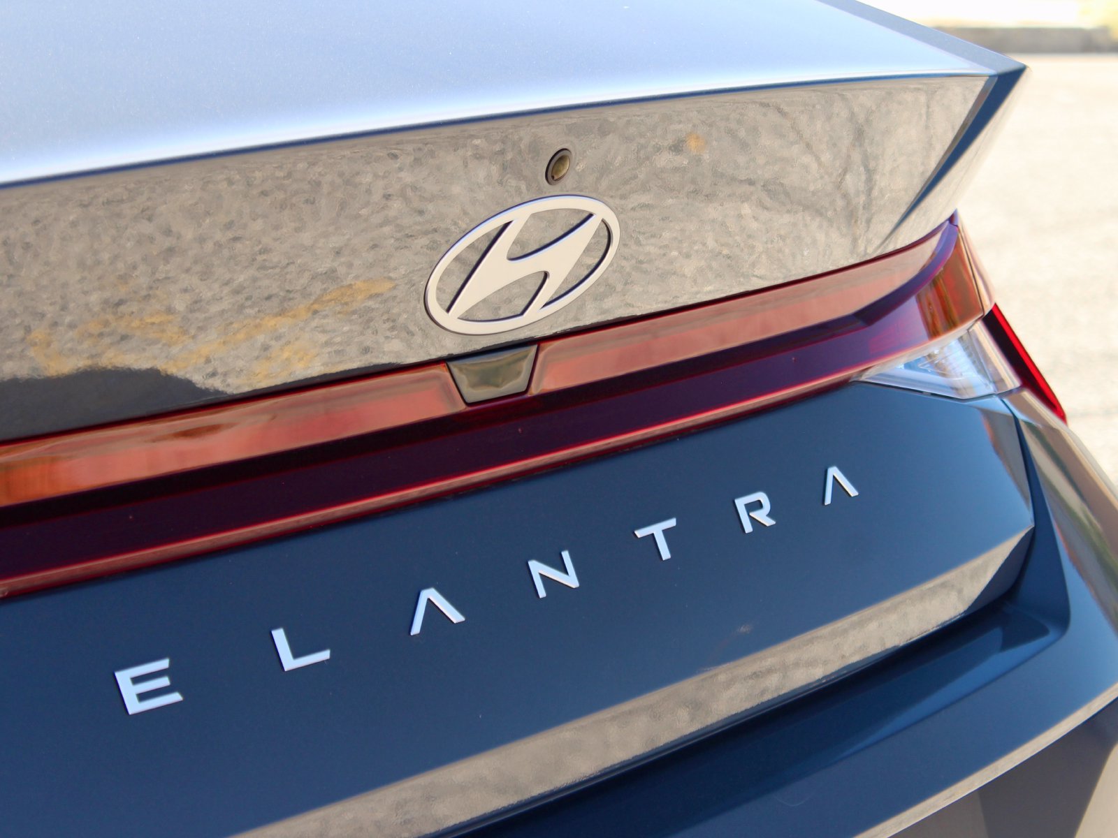 Used 2025 Hyundai Elantra SE FWD image 10