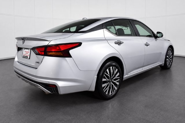 Certified 2025 Nissan Altima 2.5 SV w/ SV Premium Package AWD/4WD image 4