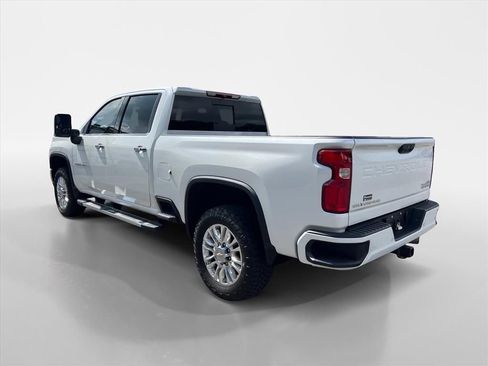 Used 2023 Chevrolet Silverado 2500 High Country AWD/4WD image 3