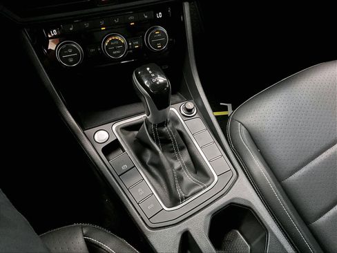 Used 2024 Volkswagen Jetta SE w/ Panoramic Sunroof Package FWD image 35