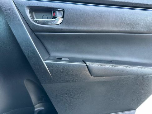 Used 2017 Toyota Corolla LE FWD image 17