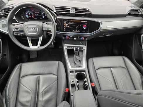 Used 2025 Audi Q3 2.0T Premium image 13