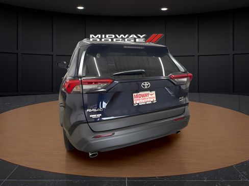Used 2021 Toyota RAV4 XLE AWD/4WD image 6