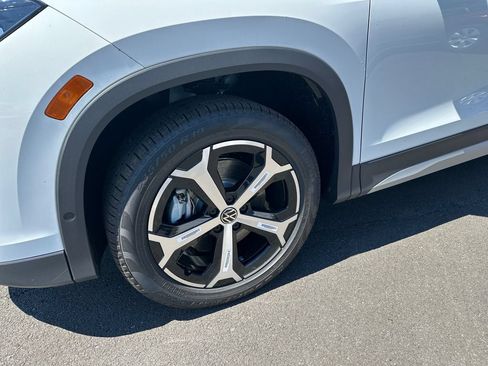 New 2026 Volkswagen Tiguan SE AWD/4WD image 7