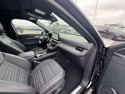 New 2026 Ford Explorer ST-Line w/ ST-Line Street Pack image 21