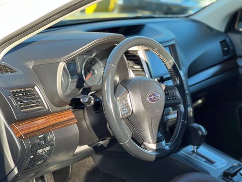 Used 2014 Subaru Outback 2.5i Limited image 18